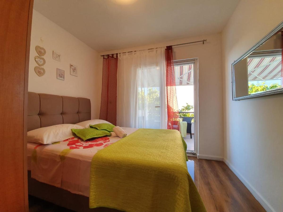 Apartmani Mara Rogoznica 罗戈兹尼察 外观 照片