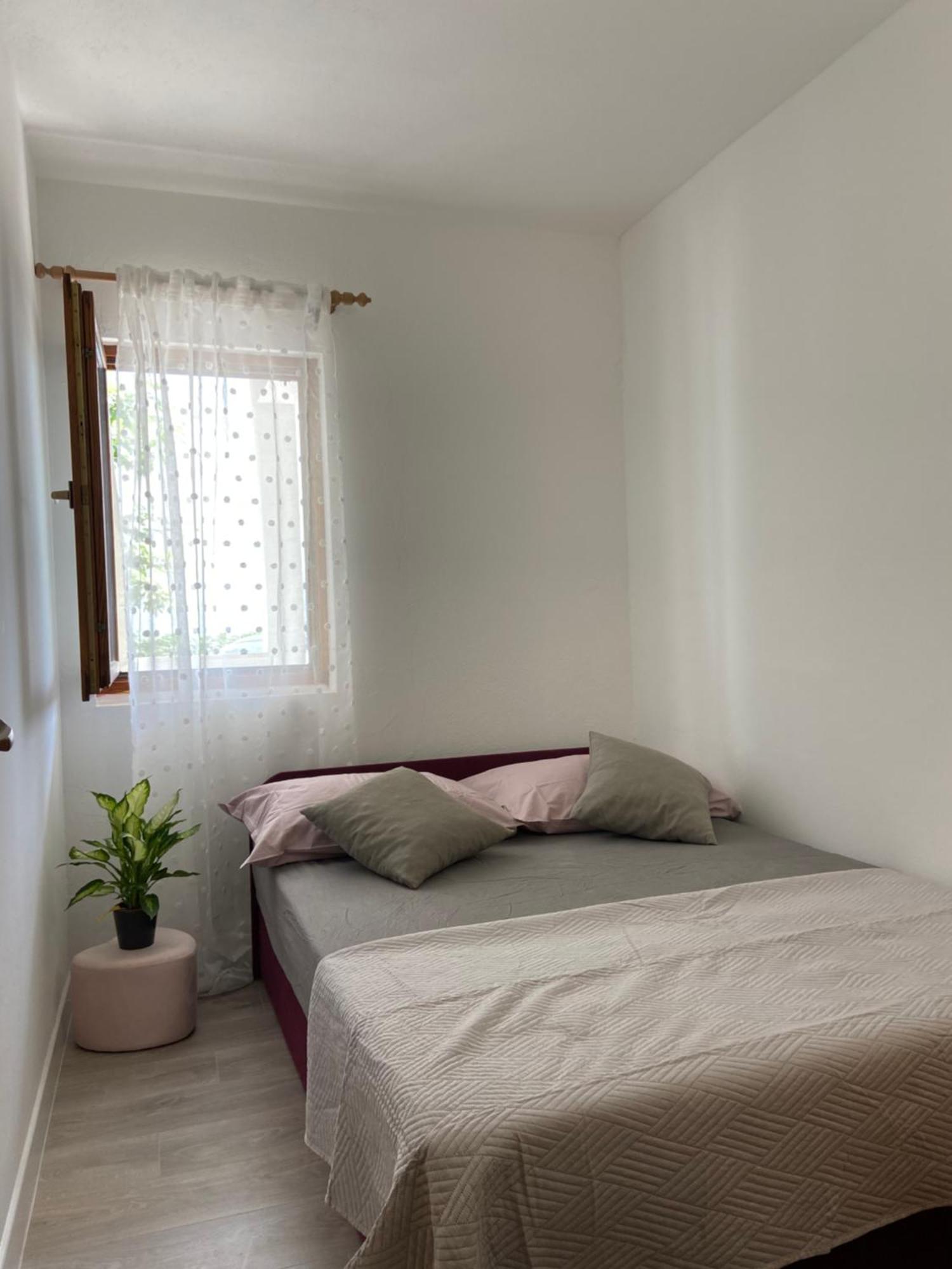 Apartmani Mara Rogoznica 罗戈兹尼察 外观 照片